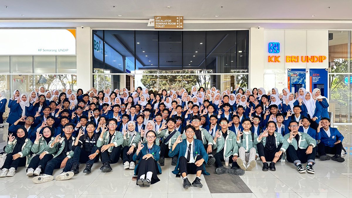 cheapnotes's tweet photo. meet 1% tahun ini, k3undip2025
#k3 #k3undip #temcy #1persen https://t.co/KCYpdI7Px4