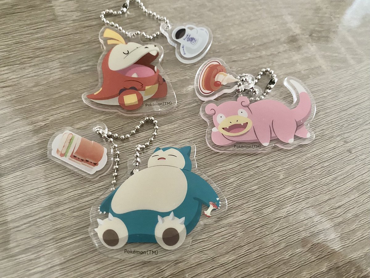 コメダのポケモンコラボでもらえる
キーホルダーが7種類あるうち
私が欲しいのはコダックで、
先月から通いつめて今のところ

カビゴン×2
ホゲータ×3
ヤドン×3

という結果なんですけど( ◠‿◠ )
コダックというか この3種類以外
当たってる人いるの( ◠‿◠ )？？？