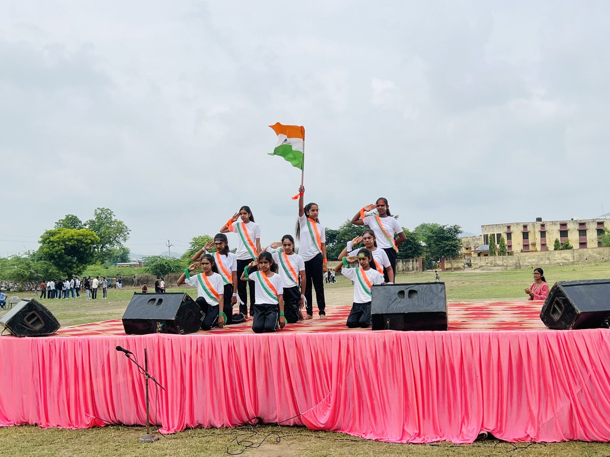 RamniwasGawriya's tweet photo. स्वतंत्रता दिवस के पावन अवसर पर परबतसर उपखंड स्तरीय समारोह में शामिल होकर तिरंगा फहराने का सौभाग्य प्राप्त हुआ।
इस अवसर पर क्षेत्र की प्रतिभाओं को सम्मानित कर उनके उज्ज्वल भविष्य की कामना की।

आइए, हम सब मिलकर संकल्प लें कि अपने कर्तव्यों का पालन करते हुए देश की एकता, अखंडता और प्रगति में योगदान देंगे।