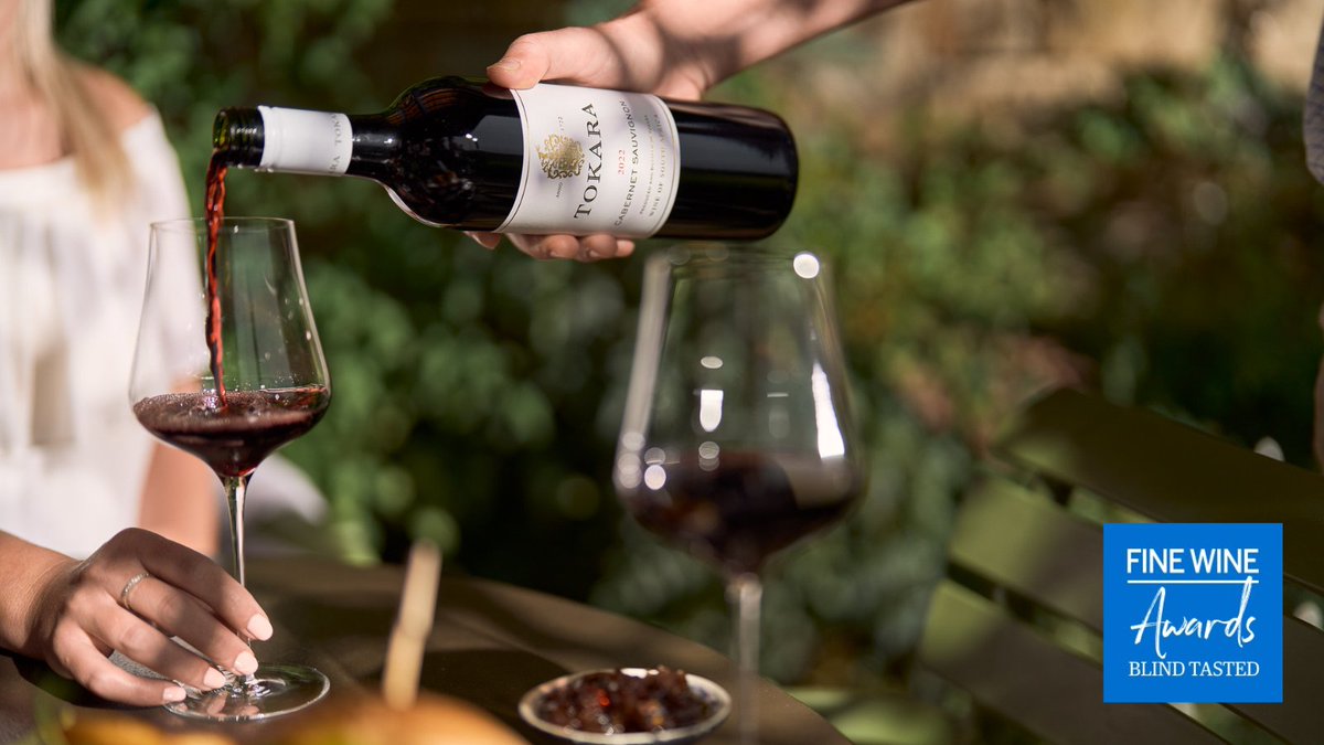 TokaraWine's tweet photo. Cabernet is the heart of Tokara. At the blind-tasted #FineWineAwards our Cabernet Sauvignon 2022 & Cabernet-led Director’s Reserve Red 2021 each scored 95pts, alongside our Reserve Cabernet 2021 – Trophy winner for #BestCabernetSauvignon (96pts). #StellenboschCabernet #Simonsberg https://t.co/M44RL1EJWL