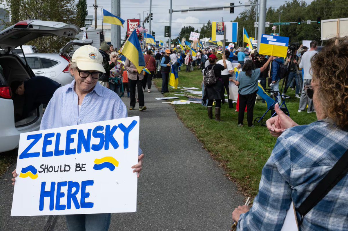 Because when Trump flirts with putin, people remember who pays the price.

📍Alaska
📸 Marc Lester / ADN