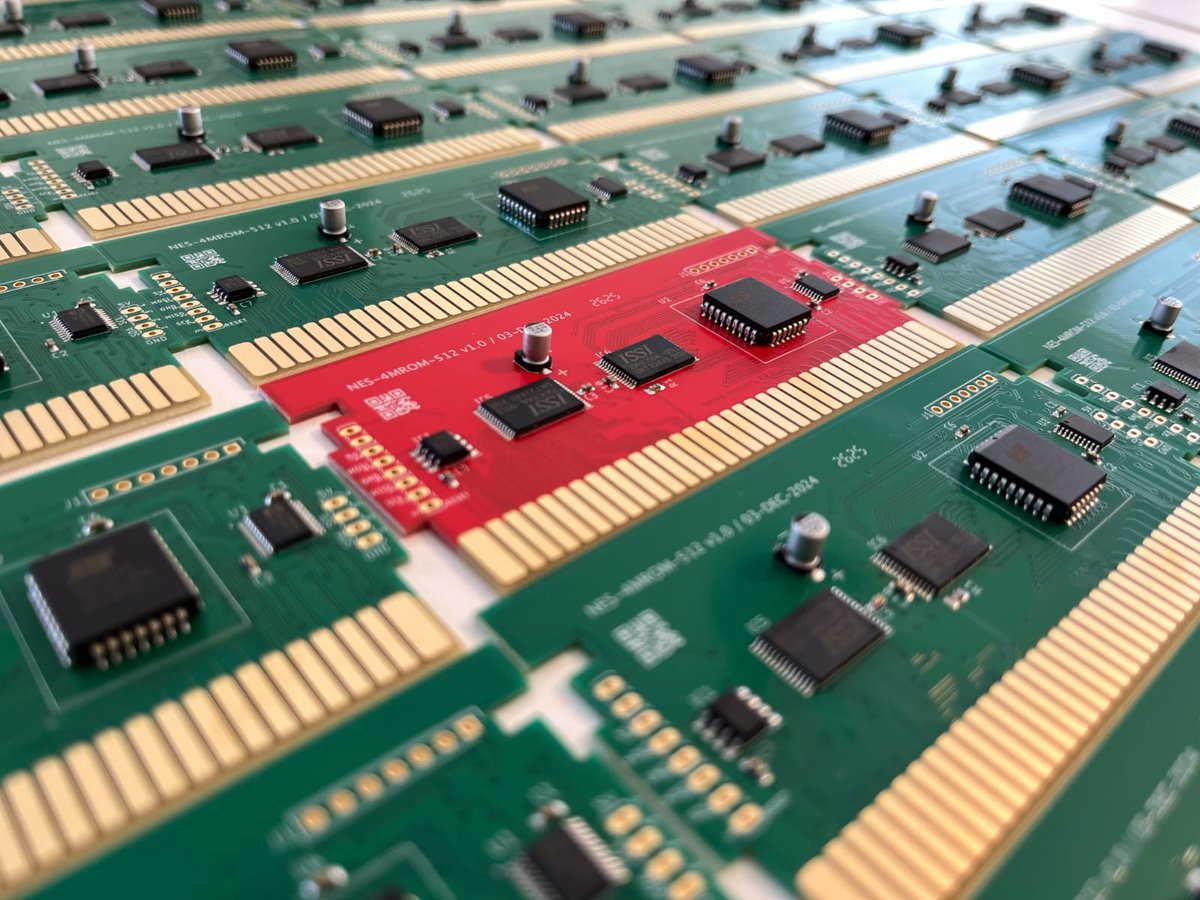 The board burning had been done three weeks ago over several days, as it involved burning the CIC, mapper, and ROM separately.

#malasombra #nes #nesdev