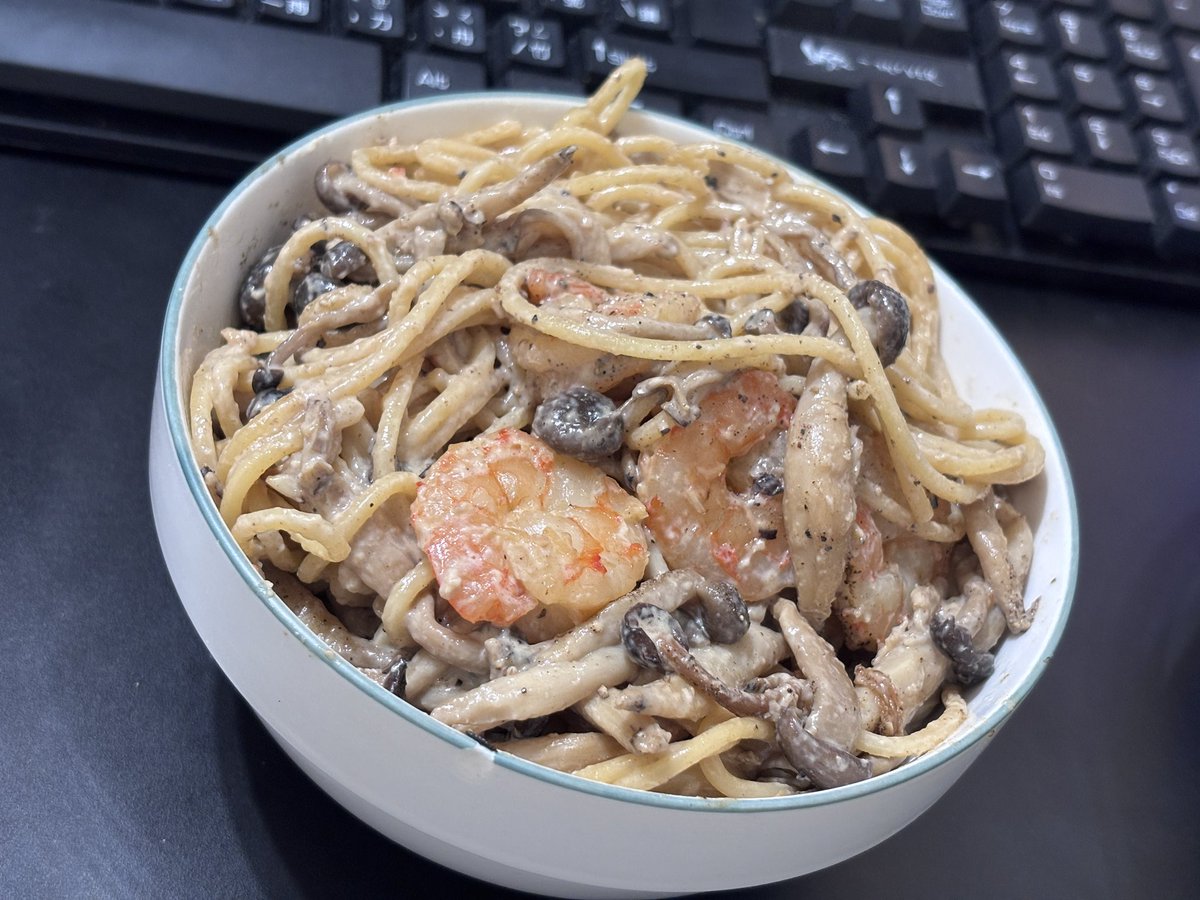 NHC_eating's tweet photo. 2025/8/13
2025/8/15

一鍋到底義大利麵
番茄沒什麼問題除了吃起來有點像鐵板麵（？
白醬被染成棕醬了雖然依然蠻好吃的
煮牛奶得一直顧著鍋子稍嫌麻煩 https://t.co/5t3CTwLFRg