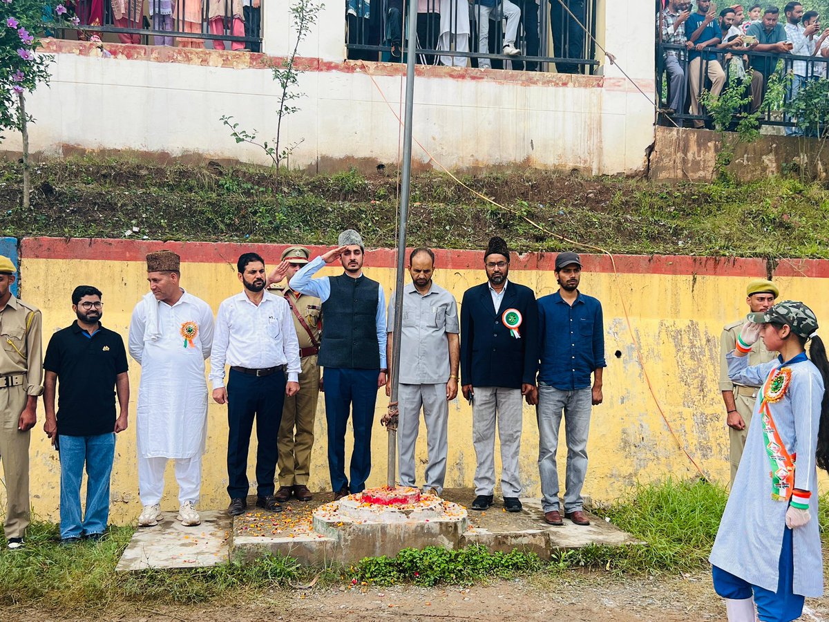 Honoured to have the privilege of hoisting our Tricolour this Independence Day 2025 at Sangaldan. Youm-e-azadi Mubarak! 🇮🇳