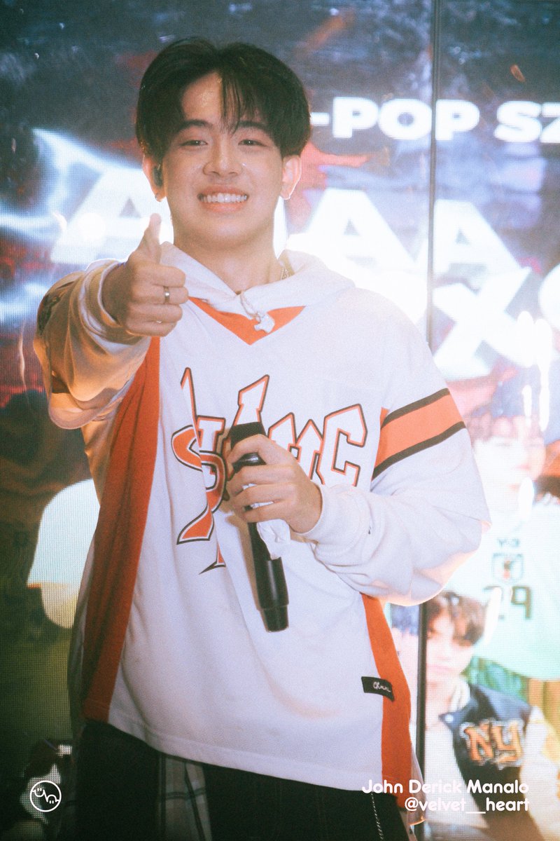 🗓️ 250810

📍SM City Sta. Mesa

PPOP SZN w/ AJAA and VXON 🚏

Ash
<a href="/toothplate7_/">AJAA Ash</a> 
<a href="/AJAAofc/">AJAA</a> 

AJAAVXON 2ND STOP
#VelvetHeart #AJAA #AJAA_ASH
#PPOPSZNwithAJAAVXON