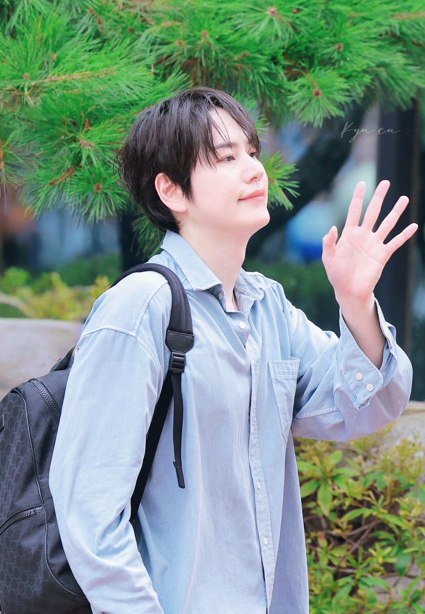 kyuppy_cu's tweet photo. 250718 KBS下班

是什麼男大生(๑•̀ᜊ•́๑)う
@GaemGyu 

#kyuhyun #규현 #圭賢 #キュヒョン https://t.co/3Lna2cusLN