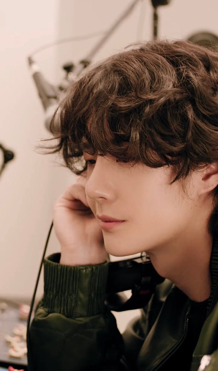 winters__rain's tweet photo. อี้ป๋อจะหล่อก็หล่อไป ไหวไม่ไหวให้เป็นเรื่องของเรา 😭 https://t.co/uNIDx8P8za