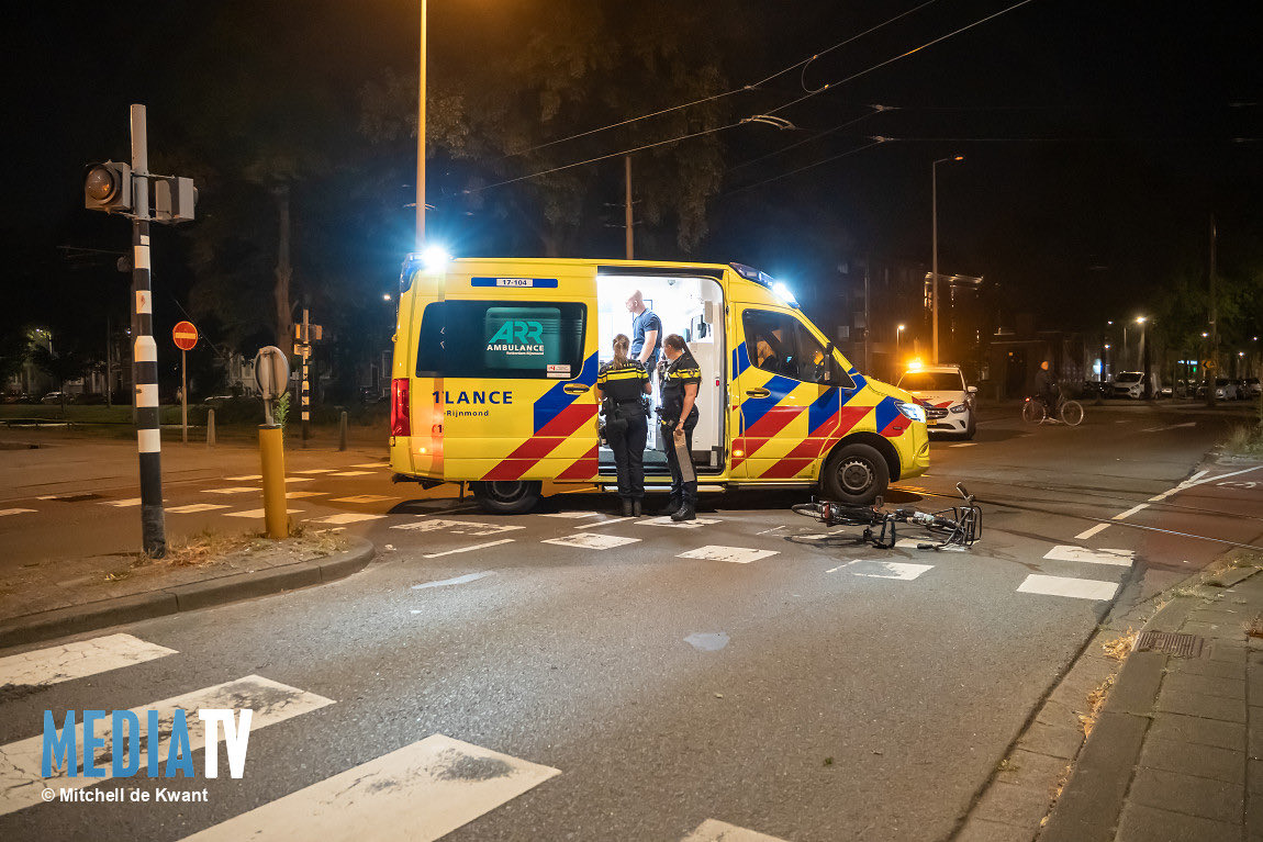 Zwaargewonde fietser na aanrijding op Heer Bokelweg, Rotterdam