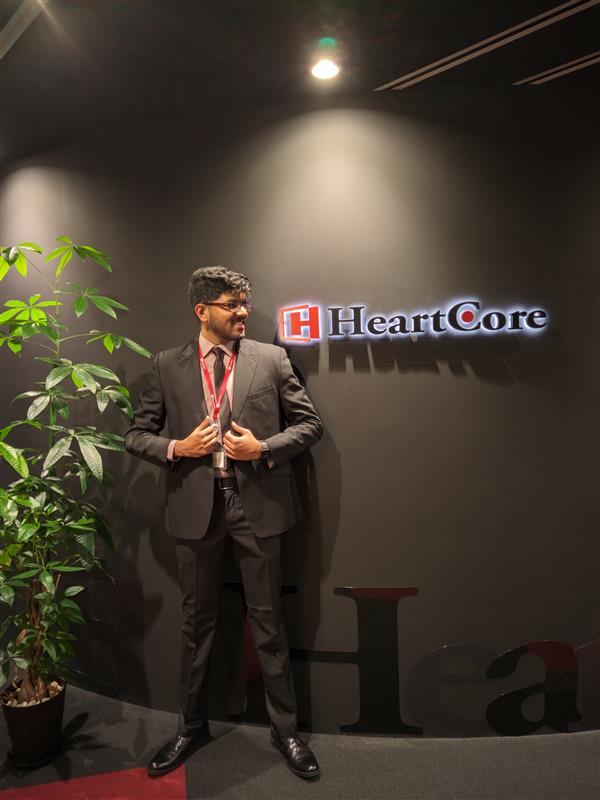 Heartcore_EN's tweet photo. 🌏 Meet M, a second-year HeartCore engineer from India.
He is passionate about creating truly user-friendly systems. To achieve this, he actively expands his skills beyond programming, diving into AWS and server infrastructure.
HeartCore will keep fully supporting his journey!🔥 https://t.co/tLyaBICa1W