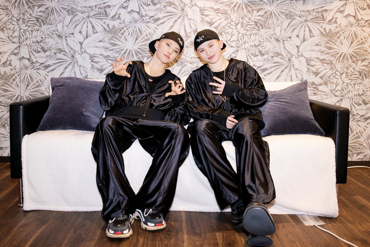 soonyounrg's tweet photo. With the second day of Fancon [𝐖𝐀𝐑𝐍𝐈𝐍𝐆] in Japan now behind us, the whole Japan Fancon series has officially come to an end! I'm so grateful for the energy and love from 𝖢͟𝖺͟𝗋͟𝖺͟𝗍͟𝗌, it’s a memory I’ll cherish forever! ✨ https://t.co/UnFTu11UHV