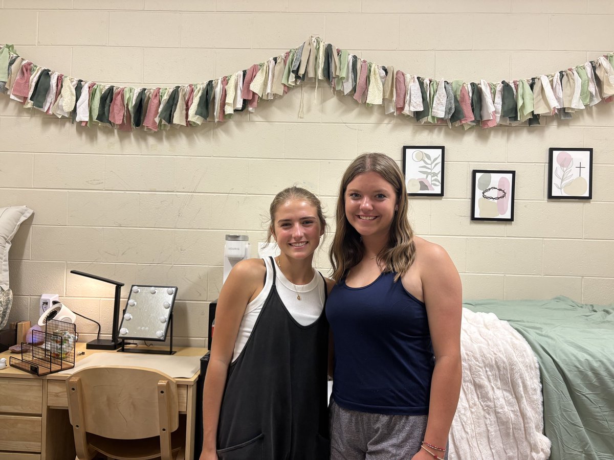 Tenslee Wilson (@tenslee2) on Twitter photo Officially all moved in!! Finally get to call <a href="/LeeU/">Lee University</a> home for the next 4!!🔥🔥 had a great day with teammates and can’t wait to get to work this year!@LeeUSoftball 🔥🔥 Officially all moved in!! Finally get to call <a href="/LeeU/">Lee University</a> home for the next 4!!🔥🔥 had a great day with teammates and can’t wait to get to work this year!@LeeUSoftball 🔥🔥