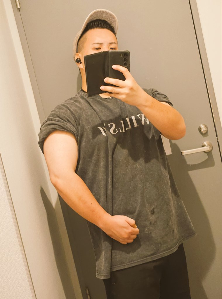 kmotmz's tweet photo. 腕トレメインでした！！💪

#筋トレ
#ジム https://t.co/prkCgdldEd