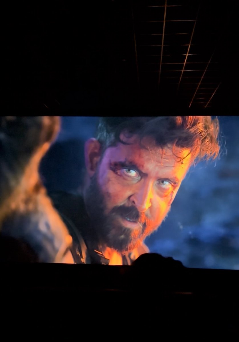 itxcheemrag's tweet photo. Watched #War2 last night.. these samosa critics are way too harsh on the movie. 
It's not a bad one at all. It’s of course one time watch just like rest of the spy universe movies 🥲 https://t.co/pXqJs2DdSV