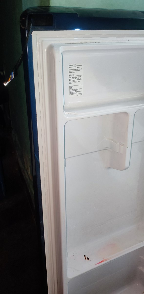 sanjayr27107433's tweet image. A serious manufacturing design defect in Samsung refrigerators—one wire cap protector is cutting the door panel wire, forcing a full door replacement. This is unacceptable to customers worldwide.
#SamsungDefect #SamsungRefrigerator #SamsungDoorIssue #ConsumerRights #ProductSafety