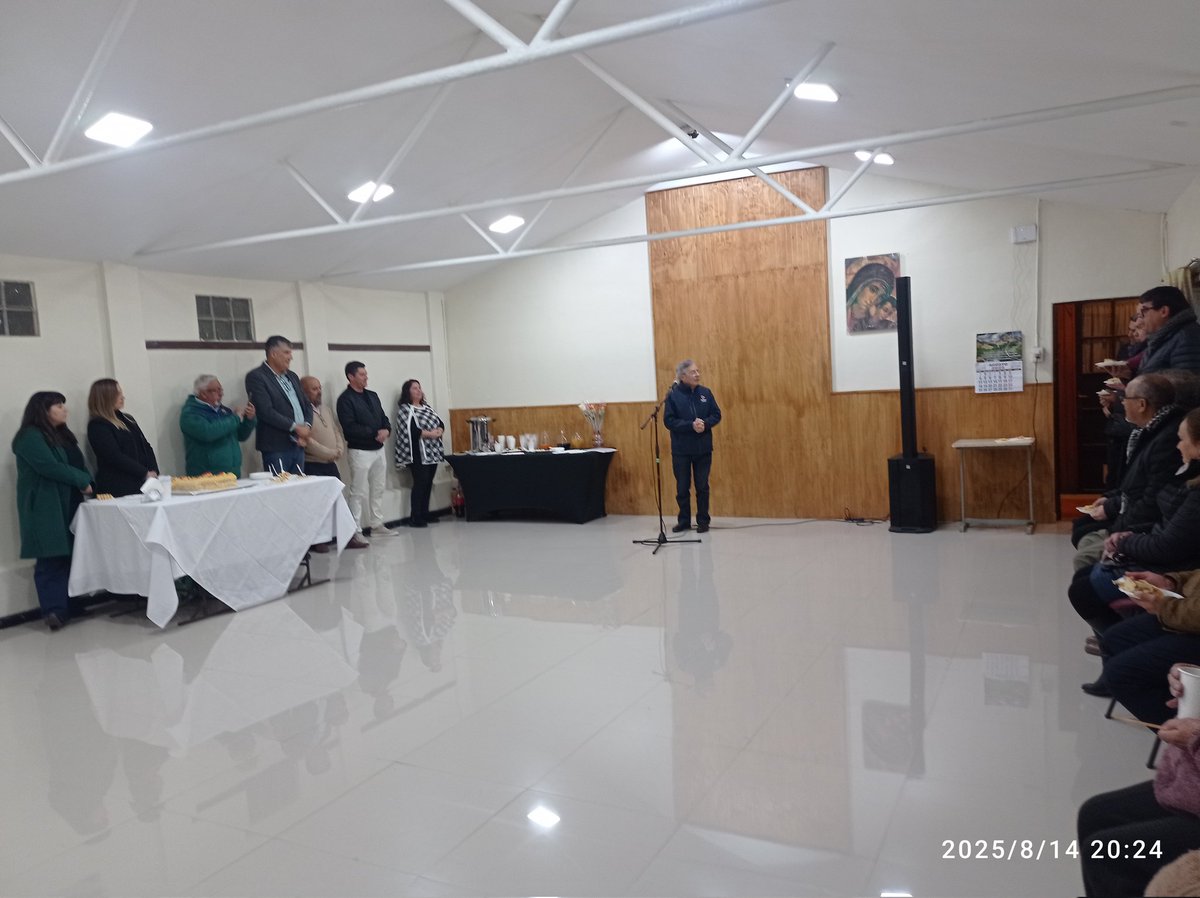 Cruz Roja Villa Alemana  asistió a la misa solemne en Conmemoración del Día Nacional de Radioaficionados RADIO CLUB LOS MOLINOS  DE VILLA ALEMANA.
El año 2016, en nuestro país, se promulga la Ley N° 20946 que “ESTABLECE EL 14 DE AGOSTO COMO DÍA NACIONAL DE LOS RADIOAFICIONADOS”.