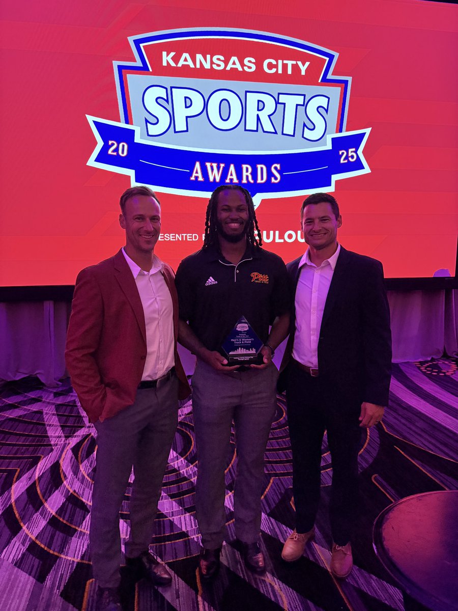 TheMIAA's tweet image. 🦍🏆

Congratulations to the Pittsburg State men’s and women’s track and field programs for being named the Polsinelli Team of the Year at this year’s Kansas City Sports Commission Awards Banquet! 👏🏼

#BringYourAGame
