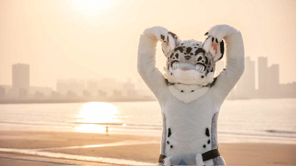 比个心ww
🥩 <a href="/guiqing0415/">酃风🔜HF</a> 
Photo by <a href="/raimeiramen/">脏毛小狗</a> 
#FursuitFriday