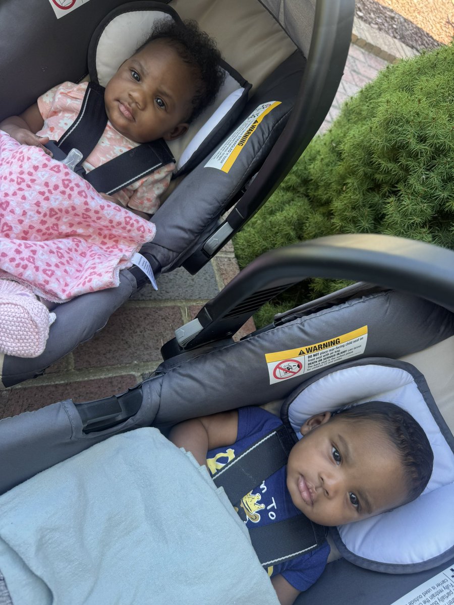 My twins 💗Devyn &amp; 💙Dahrue