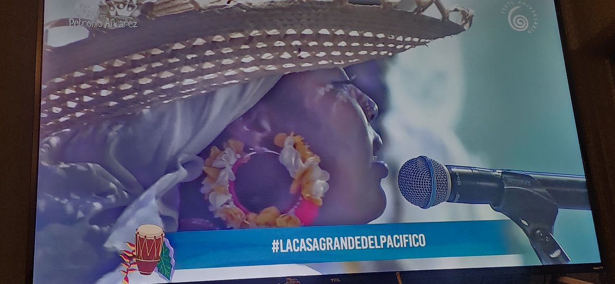 andytruj's tweet photo. #lacasagrandedelpacifico

Pegado a la transmisión del #PetronioAlvarez por @TelepacificoTV 
Queriendo estar en Cali en este momento. 

Saludos desde Toronto https://t.co/gJfyd915w0