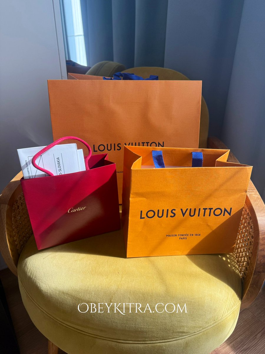 Always receiving the finest Goddess treatment from only the best subs 🐶 

🛍️ 💕