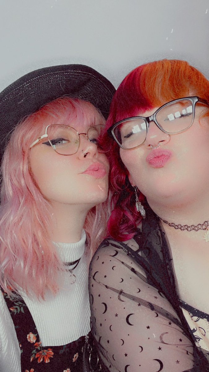 b_green95's tweet photo. I get to see my best friend in SEVEN DAAAAAAYS @xRayChill https://t.co/vGNfYIs4bx