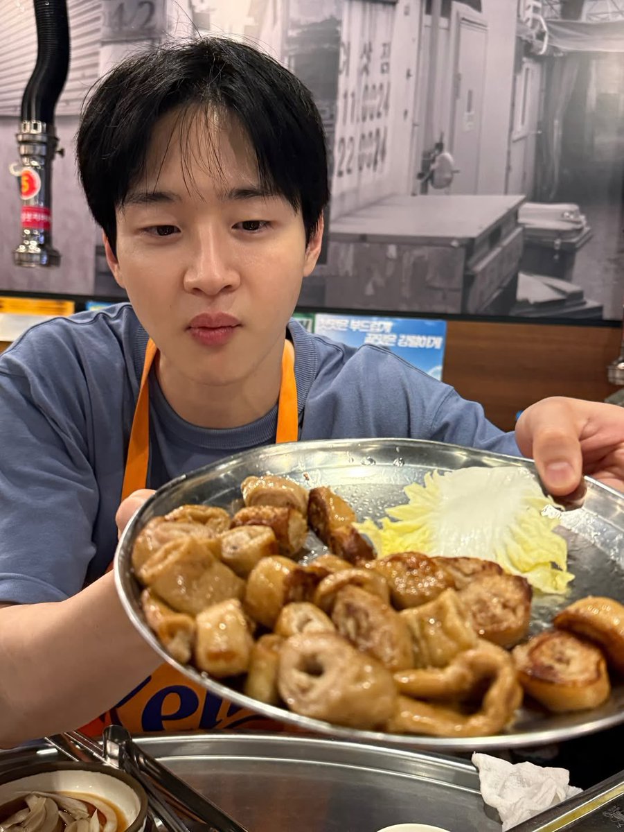 이남자.....음식샷이 ㅁㅊ겟움...。。
장동윤의 커여움 맛보면 못나감