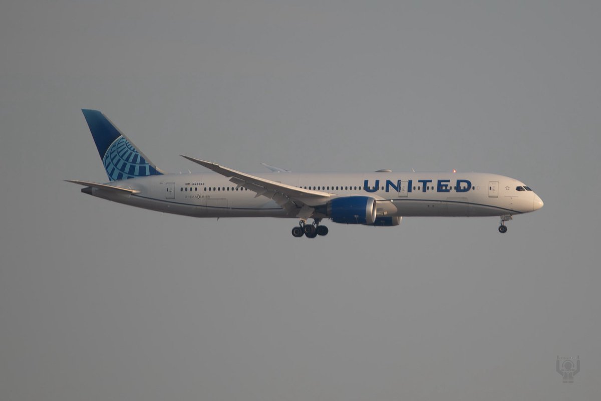 Pretty rare airplane for <a href="/ABQSunport/">ABQ Sunport</a>, UAL178 diverted here tonight from Denver!  #avgeek