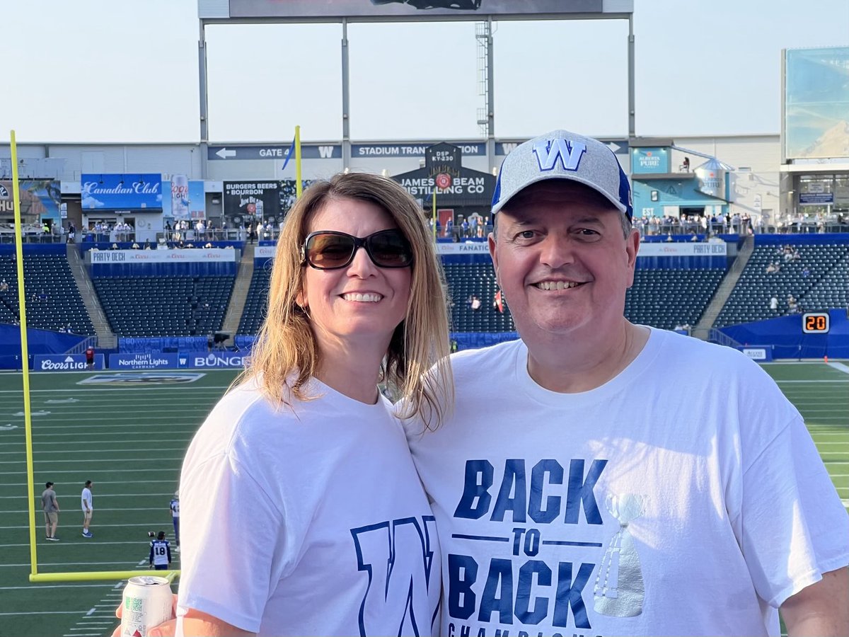 JetFanJord's tweet photo. Celebrating our 26th anniversary with the ⁦@Wpg_BlueBombers⁩ https://t.co/lX1TngSDq7