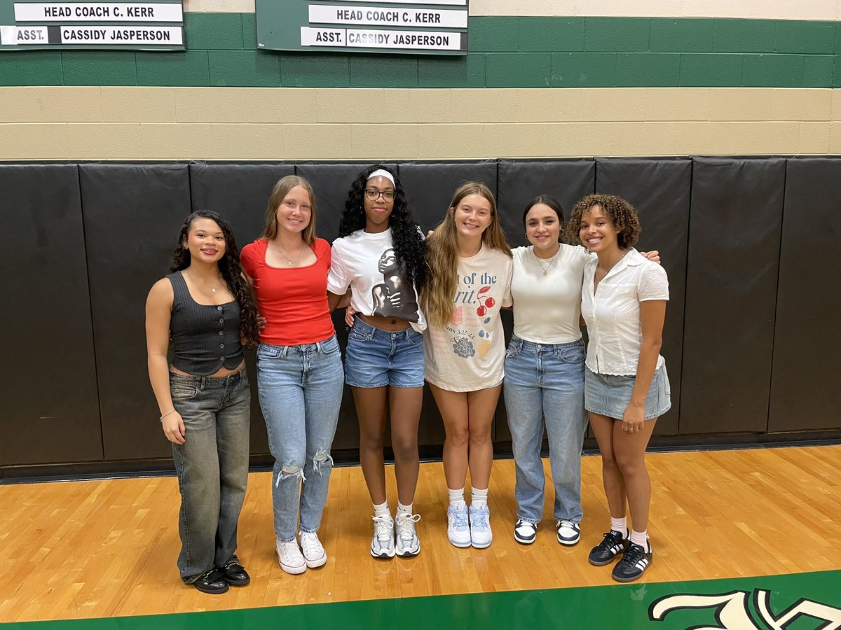 cf_girlshoops's tweet photo. Clear Falls High School Girls Basketball First Day Fall 2025 https://t.co/97bSeIFtAd
