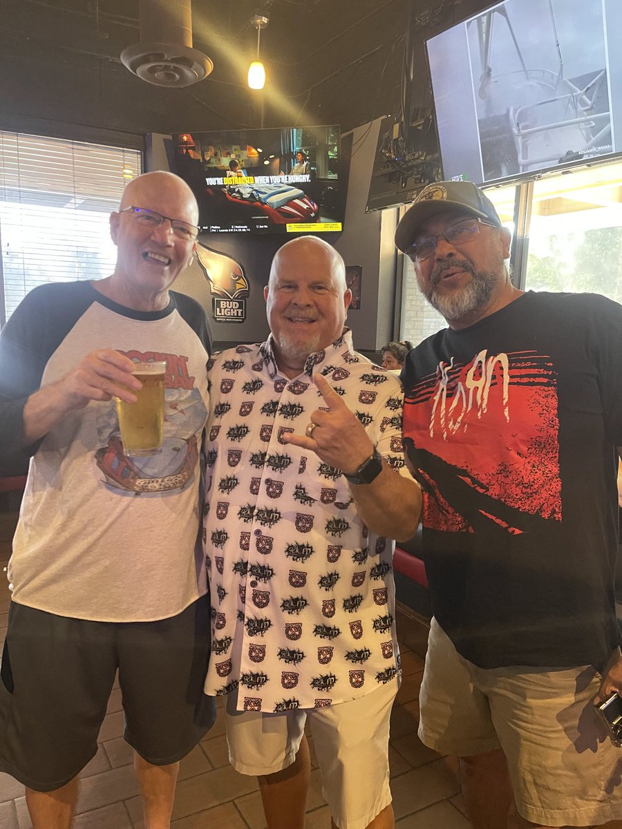 ralphnmisty's tweet photo. @98KUPD met Brady n Holmberg today!!! https://t.co/MrNdNuY6Dp