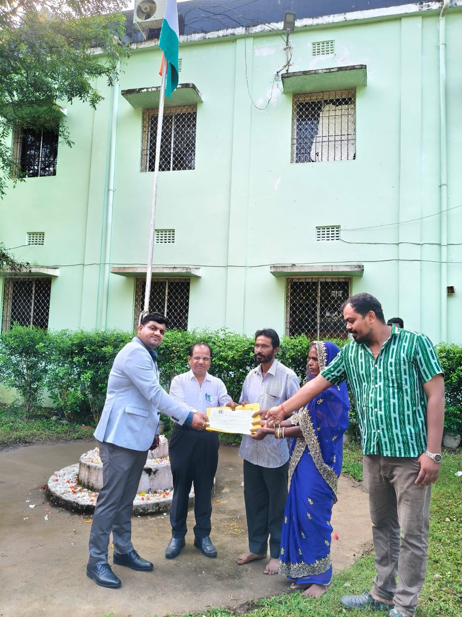 DerabishT's tweet photo. Celebration of 79th Independence Day and distribution of RoR under VASUNDHARA Scheme https://t.co/jEUWGqxc7A