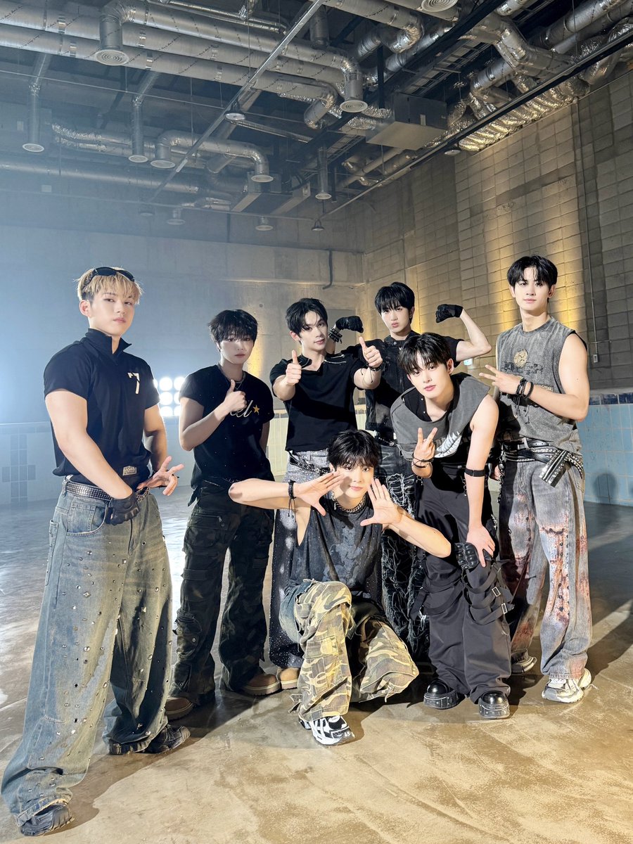 YOUNITE_offcl's tweet image. [📋] YOUNITE 2ND SINGLE 'BOMBA' PERFORMANCE VIDEO BEHIND📸

younite-official.com/contents/689dd…

#YOUNITE #유나이트
#BOMBA