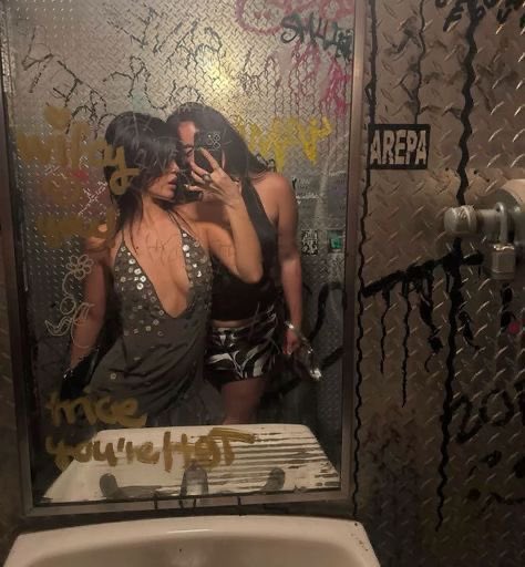 hello hellloooooo party people