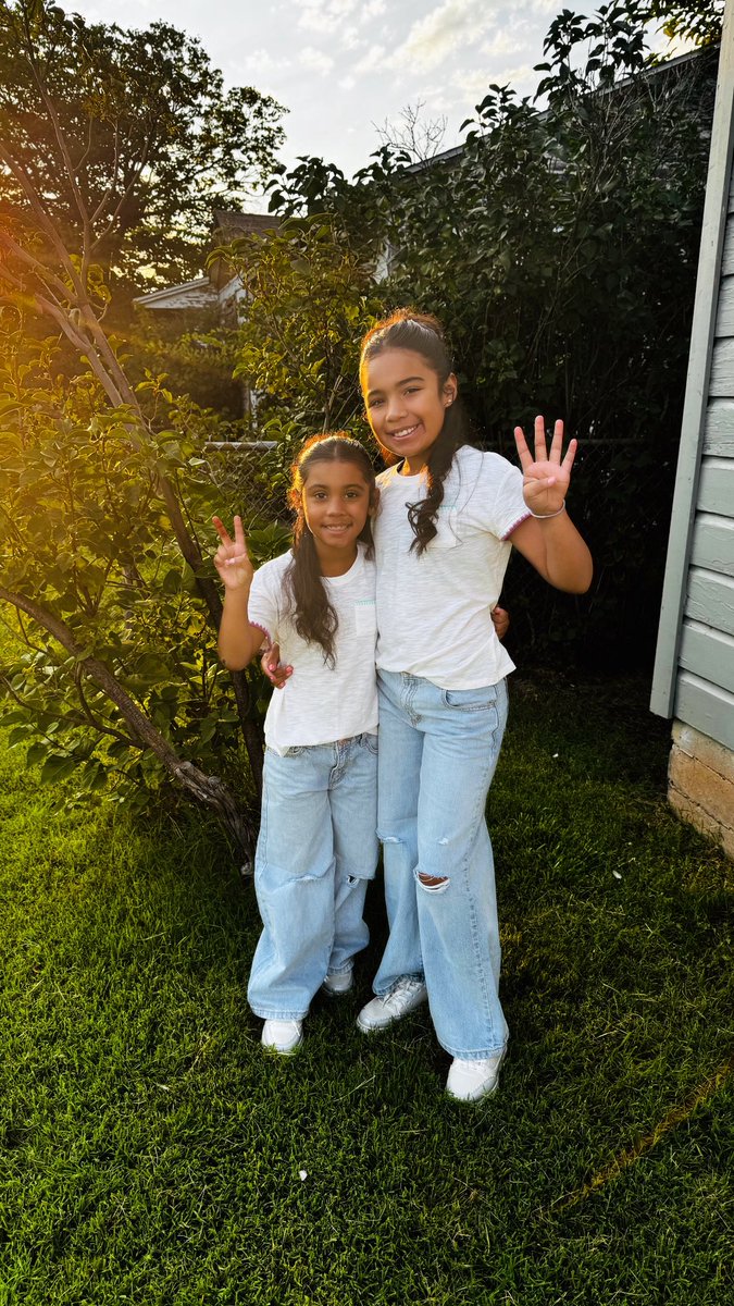 justicecrowder's tweet photo. bittersweet moment. 🥹
i want them to stay little forever; but i know God has BIG plans for my girls 🩷 https://t.co/jWlfKIYF7u