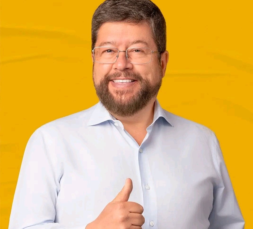 ¿Hasta qué grado pensará conservar el modelo masista?
Ya sabemos que dijo que conservará el nombre de Estado Plurinacional, impuesto por decreto por Evo, así como otros "avances", porque no todo fue malo, según su opinión.