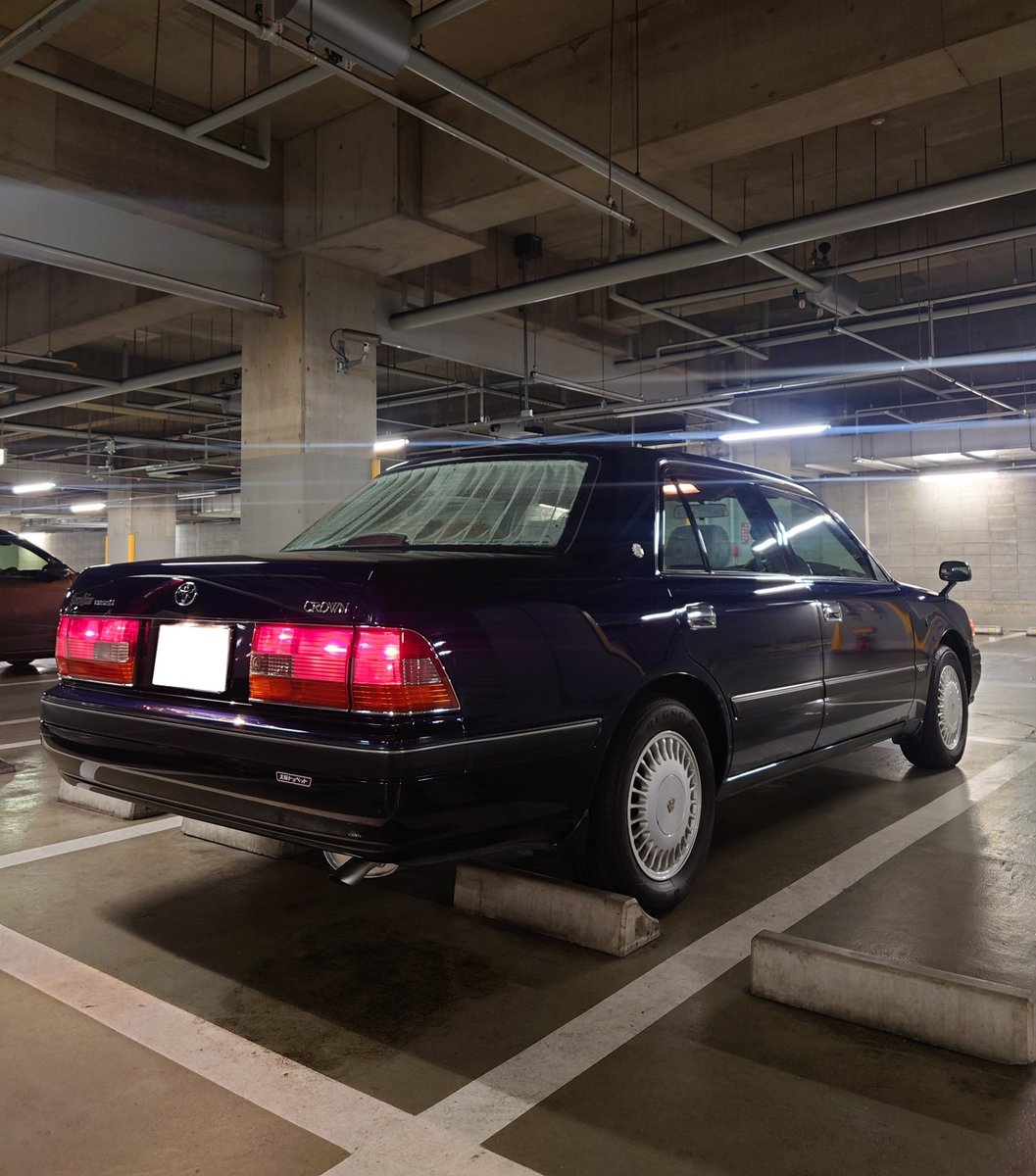 syunyama3's tweet photo. 車検継続してから1か月振りに走らせました。
言わせて下さい…
立てば芍薬座れば牡丹、歩く姿は百合の花。
俺にとって15系クラウンセダンはそう云う存在です😄
#クラウンセダンの有る生活
#GS151 https://t.co/mWHdDOm994