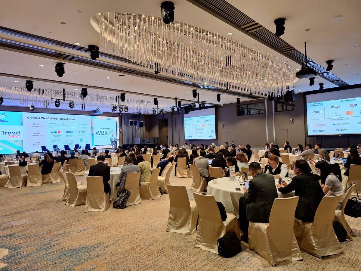 travalacom's tweet photo. And that's a wrap on an insightful few days at #DigitalTravelAPAC in Singapore!
After moderating an engaging panel discussion and presenting on the future of crypto in travel, our CMO, Sam Woollard, leaves with 3 key takeaways from the incredible conversations on & offstage ๐งต https://t.co/r4KrhodU8u