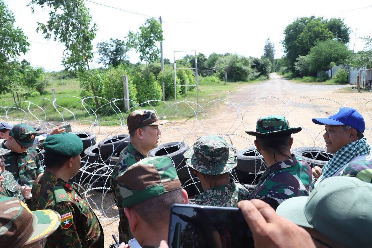 vsophorn's tweet photo. The Joint Border Commission (JBC) of Cambodia strongly protests against the violations committed by the Thai military on Cambodia's territorial sovereignty by encroaching, setting up nets, traps, and deploying vehicles along the border line at Chouk Chey village and Prey Chan village, Ou Bei Chan commune, Ou Chrov district, Banteay Meanchey province.

#Cambodianeedspeacenotwar #Cambodianeedspeace #Freecambodiansoldiers