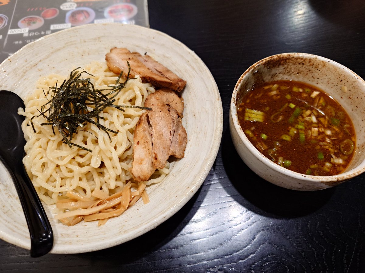 NonameNopower's tweet photo. お盆帰省
毎日どっか行ってはご飯食べてる…
本日最終日は温泉です https://t.co/PthkrdytbE