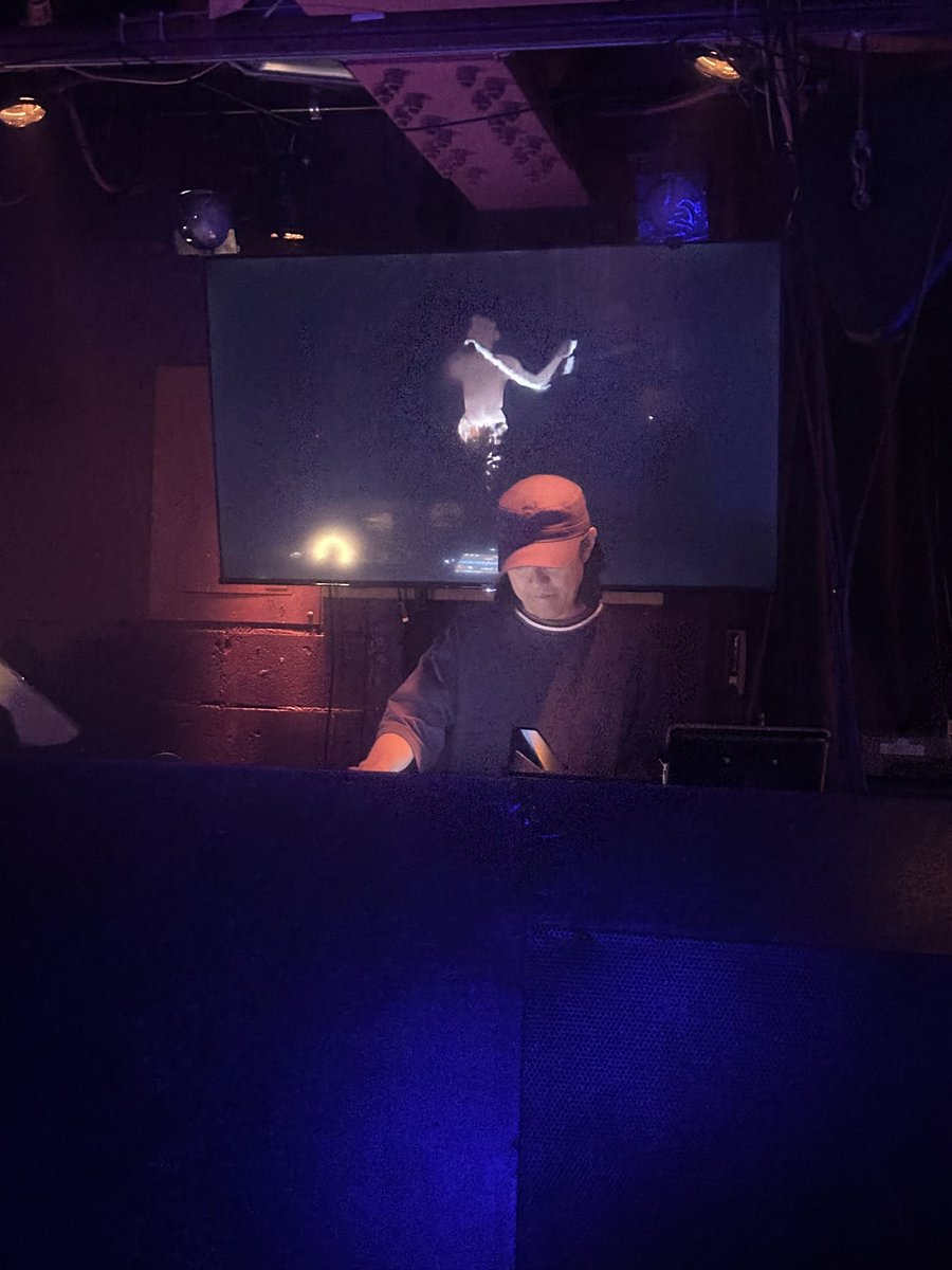 nakachangukongu's tweet photo. お盆休み🙌
新宿Openにて念願のRIKITAKEMAN さんLIVE🙌めちゃくちゃ良かった☺️
踊り足りなかったのでTECHNOが聴きたくなって夜はR Loungeにて久しぶりのWADAさん☺️最高でした🕺
#お盆休み　#REKITAKEMAN #新宿Open  #RLounge   #DJWADA https://t.co/W0lmUJX9OV