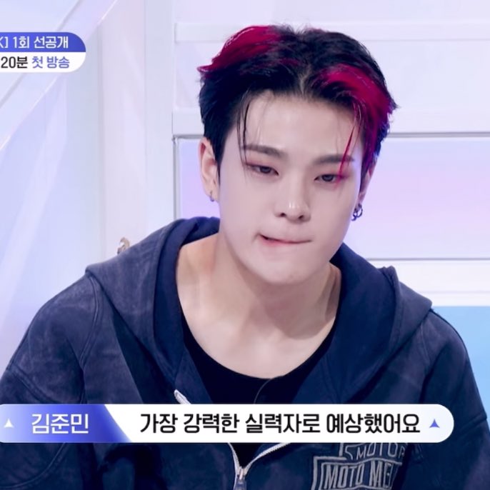 kimjunminfan's tweet photo. Kim Junmin episode 1 vs. 5 

He changed his unique aesthetic bc knetz didn’t like it… I need to see his Korean votes shoot up this third round 

#김준민 https://t.co/TyXZaq5fu2
