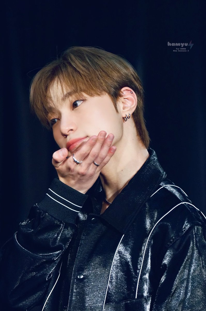 gccat__'s tweet photo. 250809

ᐡ ᵒ̴ ᵕ ᵒ̴ ᐡ 🍀🤍

#도하 #DOHA #김준우 #KIMJOONWOO #キムジュヌ https://t.co/sQMrCLp08R
