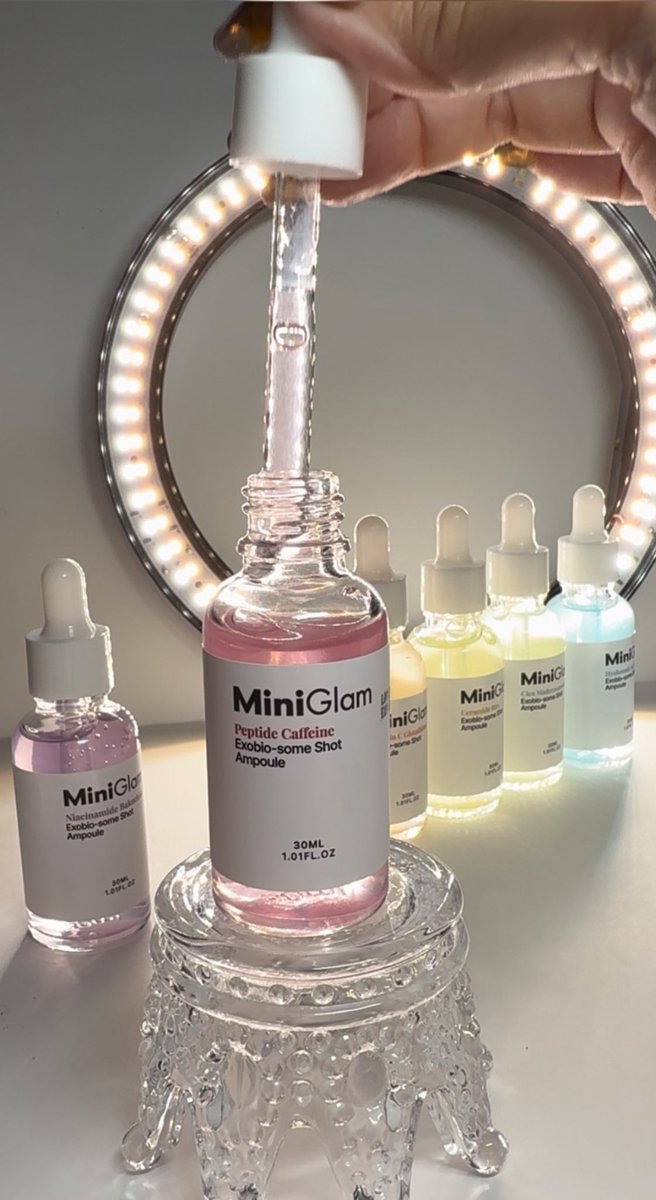 0809chi11's tweet image. 🌈MiniGlamの美容液7本セット🌙
目的別に使い分けできて、朝は保湿・夜はエイジングケアとか自由自在🧴全部軽めのテクスチャで重ねてもベタつかないのが嬉しい！
カラフルで可愛くて、スキンケアのテンション上がる💕

#PR #MiniGlam #ミニグラム #7daysセラム #スキンケア