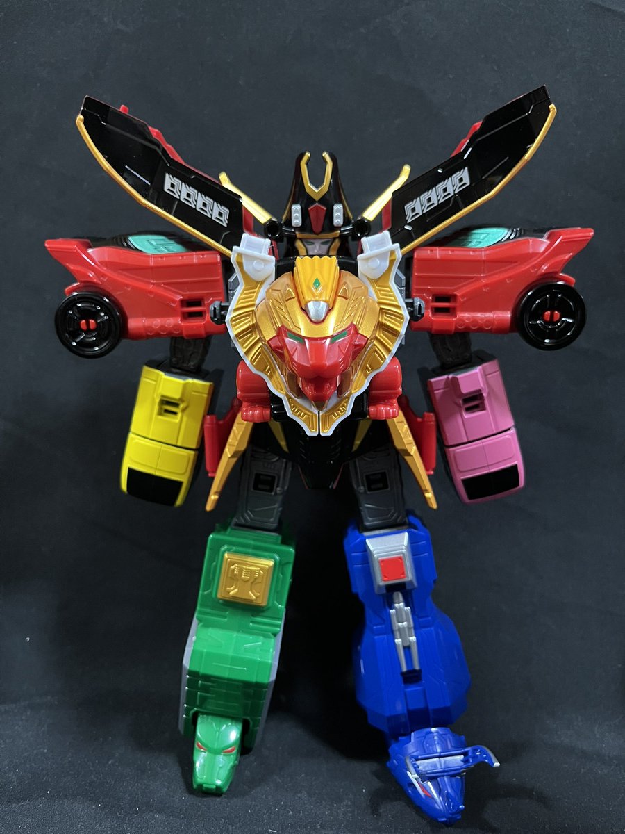 esdD9jiQwXvx9Zq's tweet photo. #DXROBO_UNIVERSE
完成!ユニバースゴーカイオー!
これがスーパー戦隊の力だ! https://t.co/yc6VXhOHZT