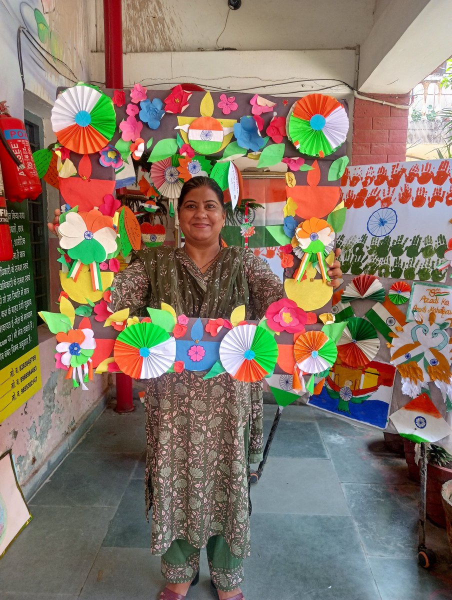GPSbuterla's tweet photo. 🇮🇳 Freedom in the air, pride in our hearts!
GPS Buterla celebrated Independence Day with vibrant ‘Tree of Tiranga’ and cheerful selfies. 📸🌳
#IndependenceDay #GPSButerla #TreeOfTiranga" https://t.co/9PzhMmNtS4
