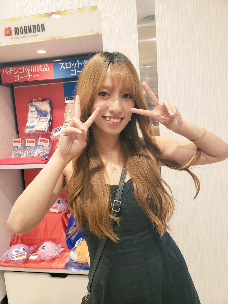 kazuyaheaven428's tweet image. 9連休7日目は仙台新港へ行き、高梨瑞樹ちゃんに会いました😊
ゴッドタンを見て好きになったので会えて良かったです😆🎵🎵
写真は本人に確認した所、SNSにあげて大丈夫だったので安心しました😄
ゴージャグと東京リベンジャーズを打ち、ボコボコにされた😂笑

#高梨瑞樹
#マルハン仙台新港店