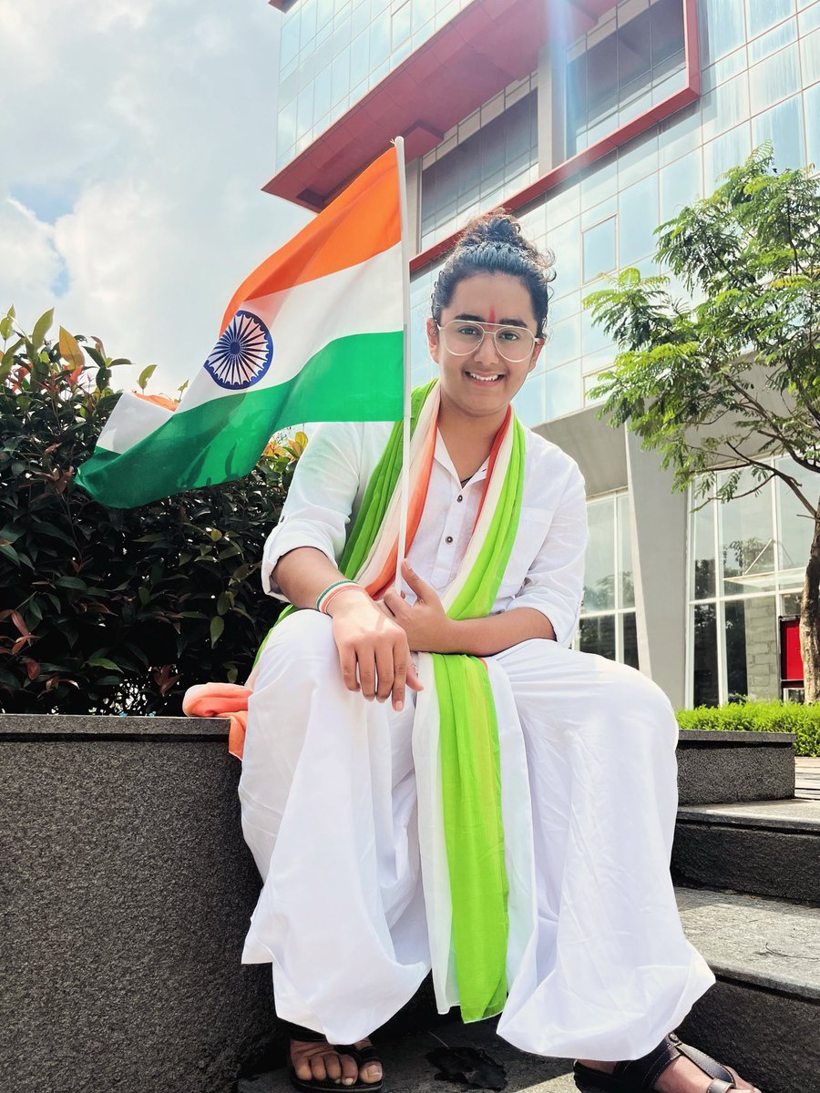 हर भारतीय के नाम प्यार भरा संदेश।
हर हाथ में तिरंगा हर दिल में देश।
#HappyIndependenceDay 🇮🇳
.
.
#15thAugust #ProudToBeIndian #MeraBharatMahan #ILoveMyIndia #YagyaBhasin