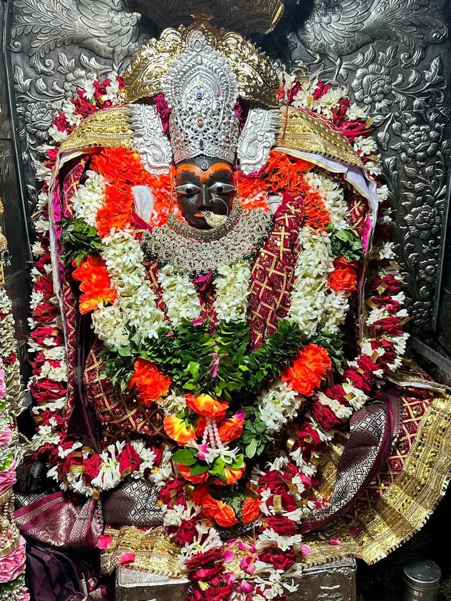 🌺त्रिकूट पर्वत पर विराजमान  विद्या और बुद्धि ज्ञान की देवी मां शारदा भवानी का आज प्रातः कालीन भव्य श्रृंगार दर्शन  दिनांक 15/08/2025 💐🤗❤️🌿🔱

🚩🌿🔱 जय शारदा माई 🔱🌿🚩

        🙏🏻💐 सुप्रभात 💐🙏🏻

#रण_में_भगवाधारी