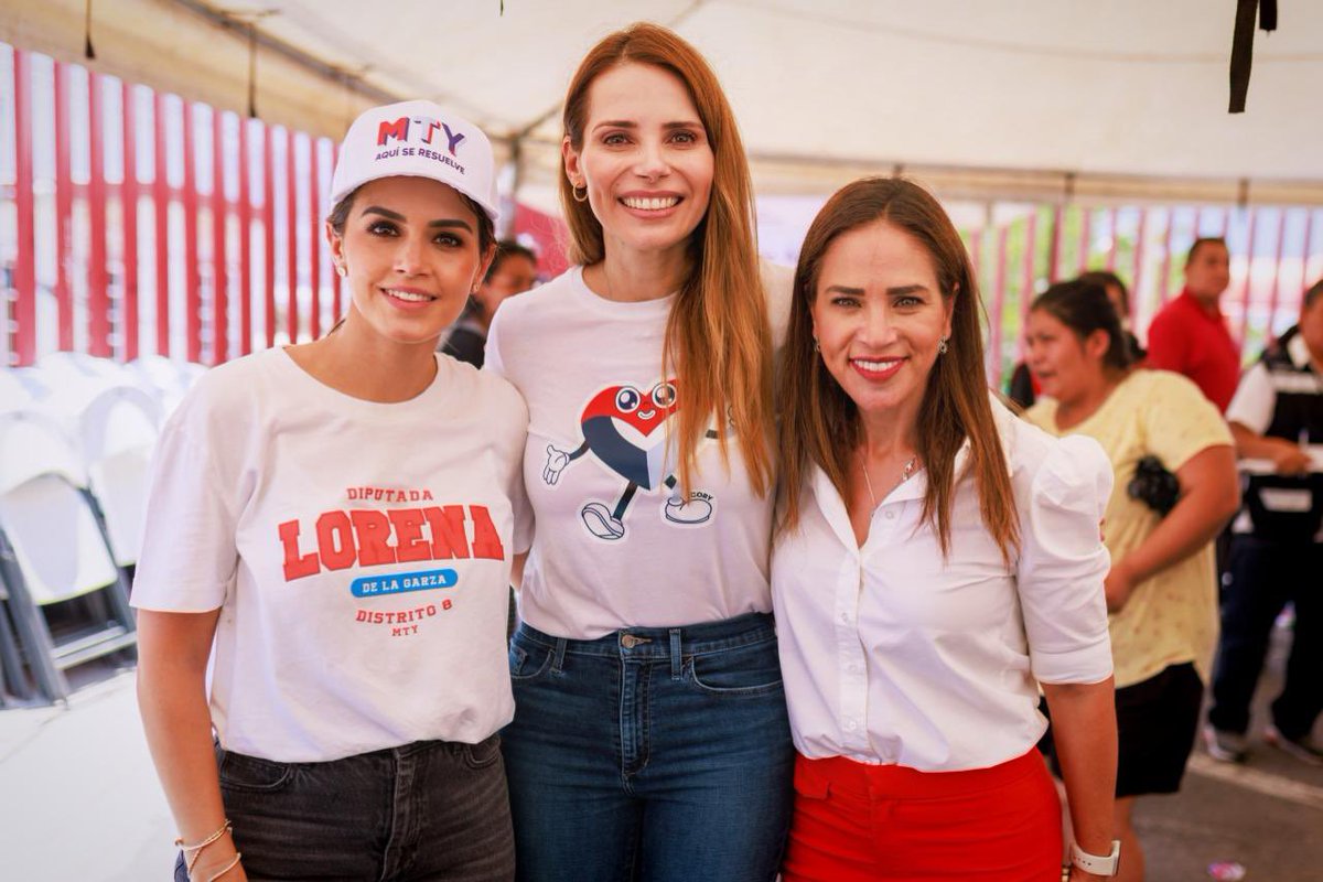 lorenadelagarza's tweet photo. Lo mejor de mi trabajo es hacerlo junto a quienes también aman ayudar 🙌🏻

Agradezco a Gaby Oyervides,Ivonne Álvarez y a todo el equipo del DIF Monterrey por estar siempre presentes para llevar apoyos a las familias del distrito 8. Siempre será un gusto hacer equipo para lograr el bienestar de la comunidad.