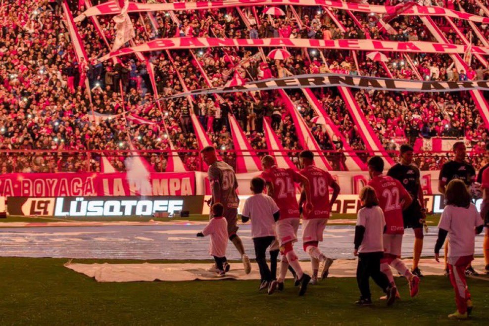maanurodriguez_'s tweet photo. #AAAJ - Desde chiquito me crié en Paternal
Mi viejo me hizo hincha de Argentinos ❤️🐞 https://t.co/3e2mKAzL5C